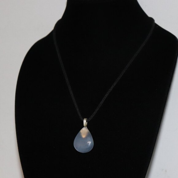 Beautiful black cord necklace with natural stone pendant 20-21" - Picture 1 of 5